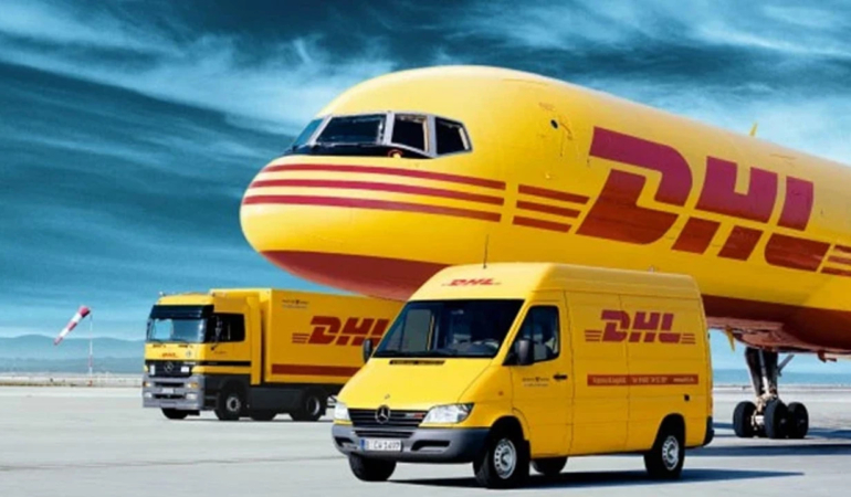346030